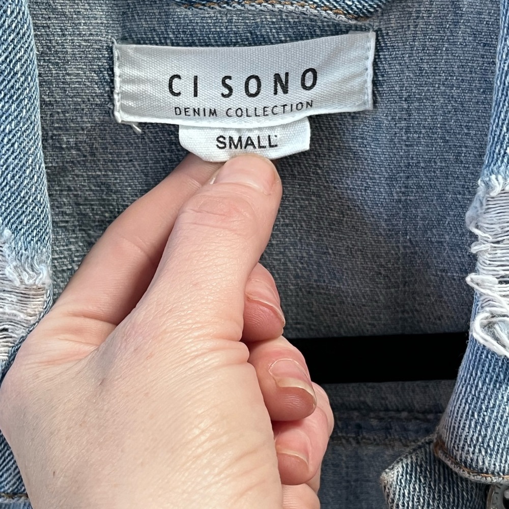 Distressed jean jacket - Picture 2 of 3